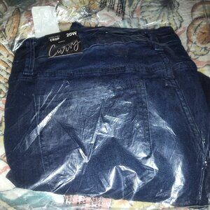 Royalty For Me curvy fit dark indigo denim Capri pants.